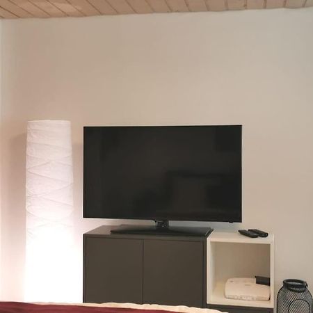 Schones Kleines Studio Mit Sitzplatz, Mitten Im Prattigau Jenaz エクステリア 写真