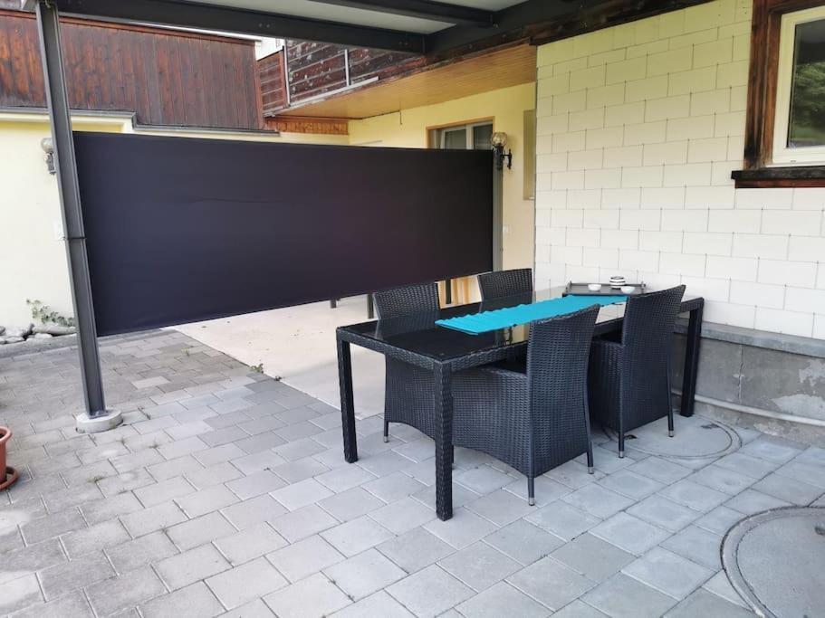 Schones Kleines Studio Mit Sitzplatz, Mitten Im Prattigau Jenaz エクステリア 写真