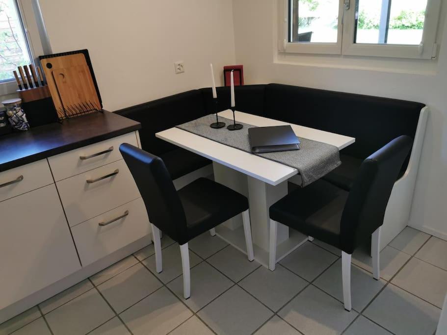 Schones Kleines Studio Mit Sitzplatz, Mitten Im Prattigau Jenaz エクステリア 写真